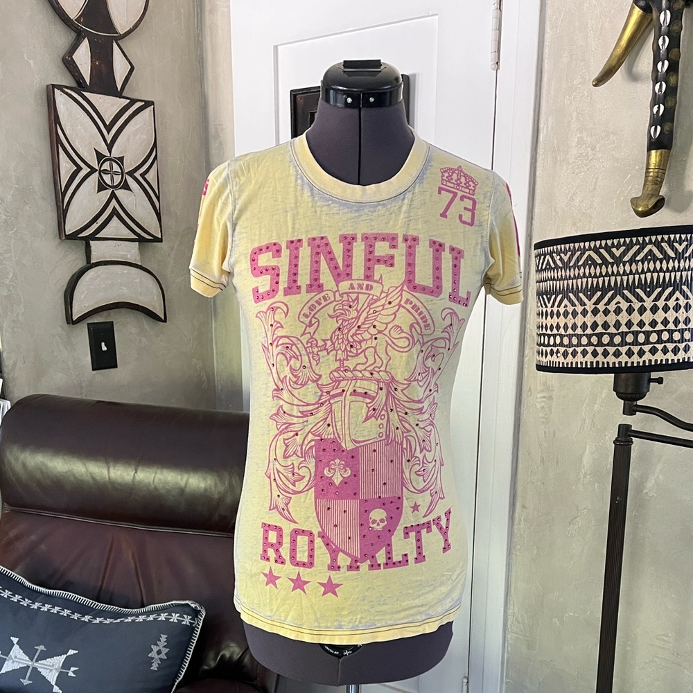 Vintage Sinful Women's Yellow and Pink Graphic Tee
M